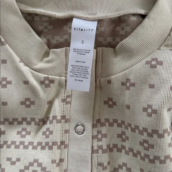 Vitality Base Layer Top - Picture 6 of 7